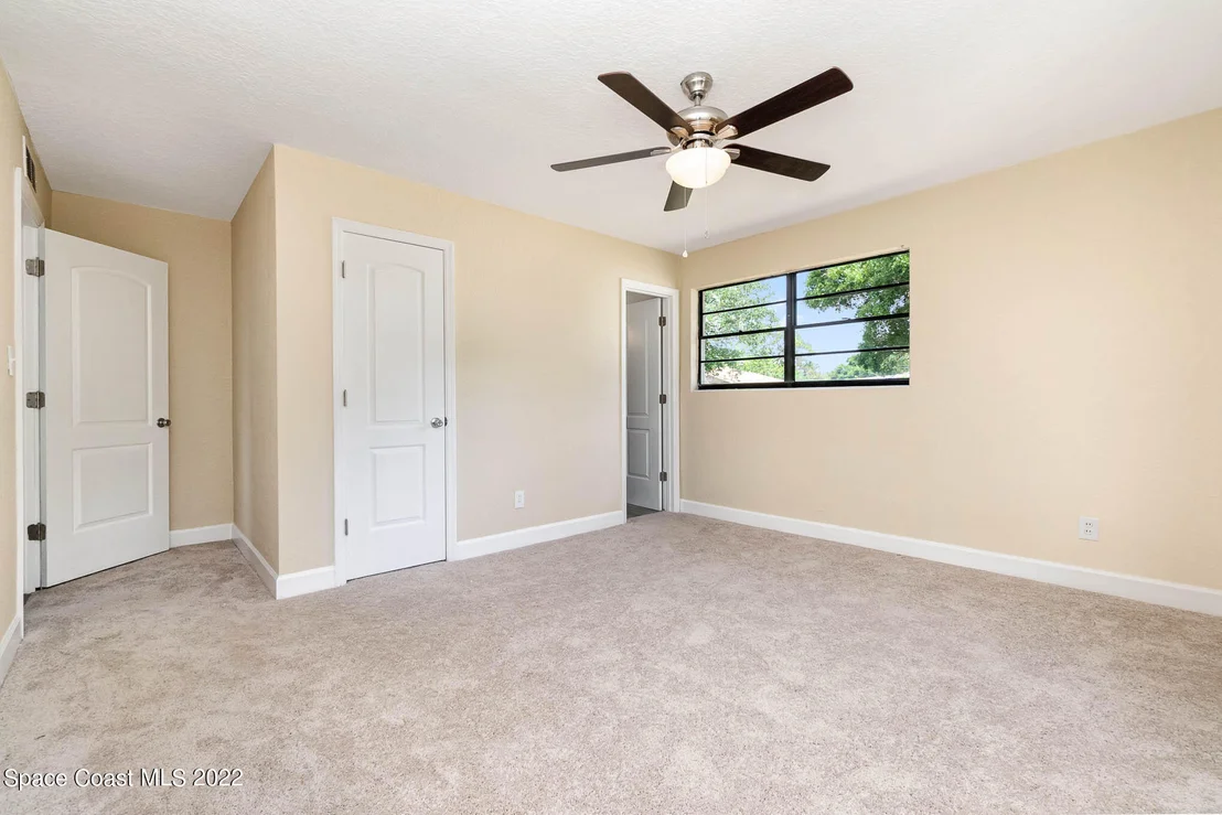 Photo of 1207 Westview Drive W