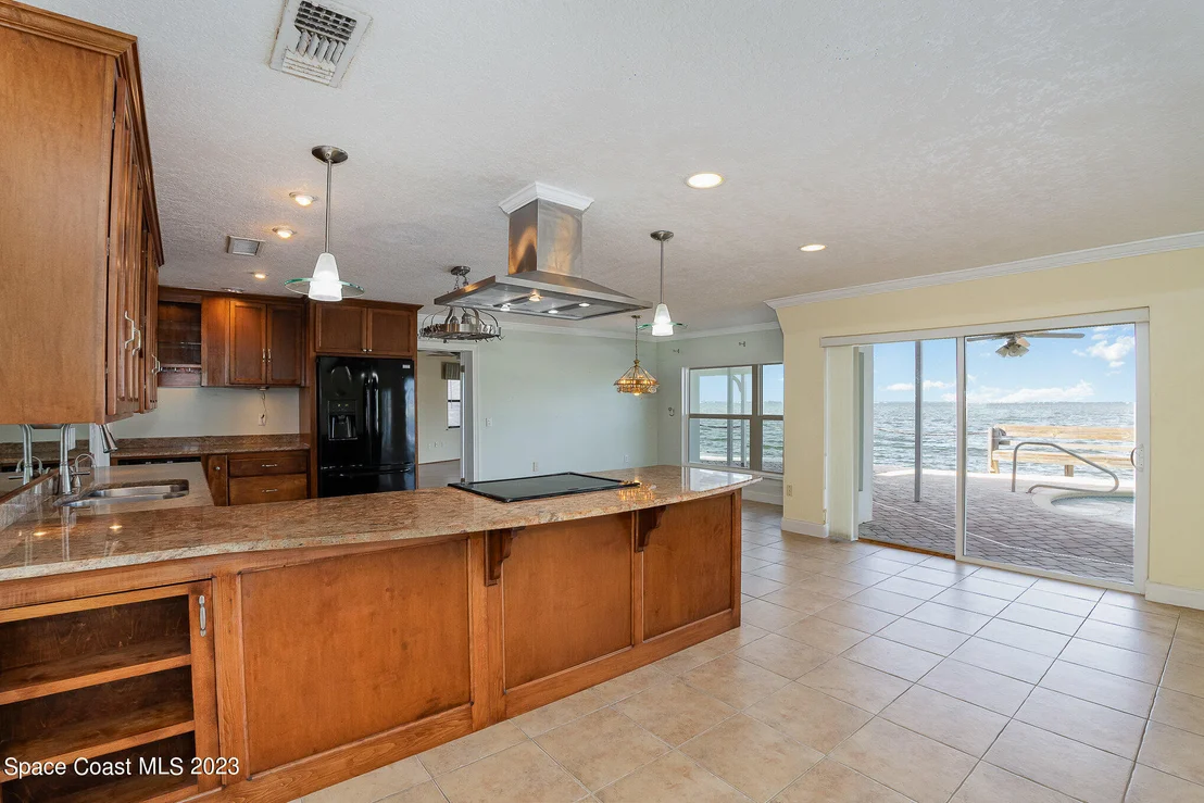 Photo of 472 Carmine Drive