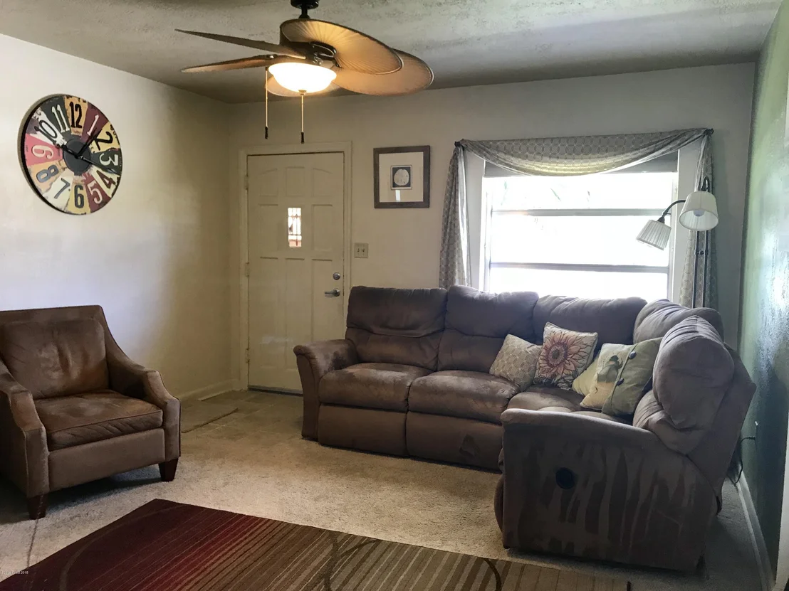 Photo of 727 Banyan Drive