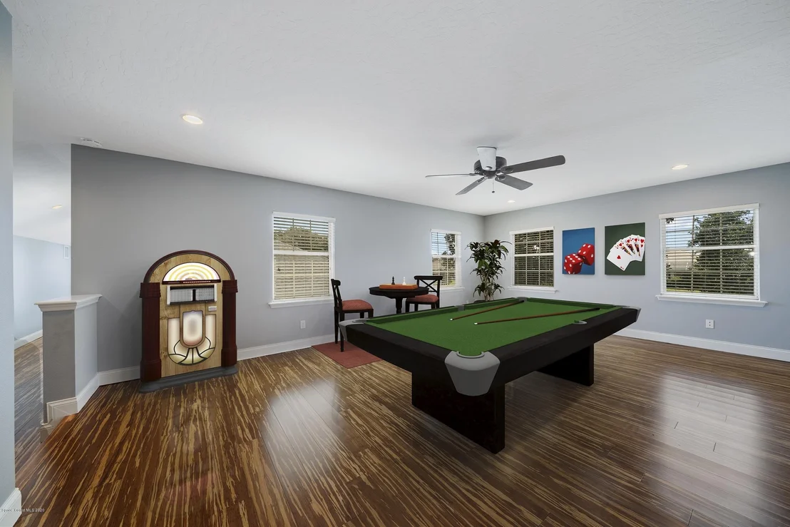 Photo of 991 Stratford Place