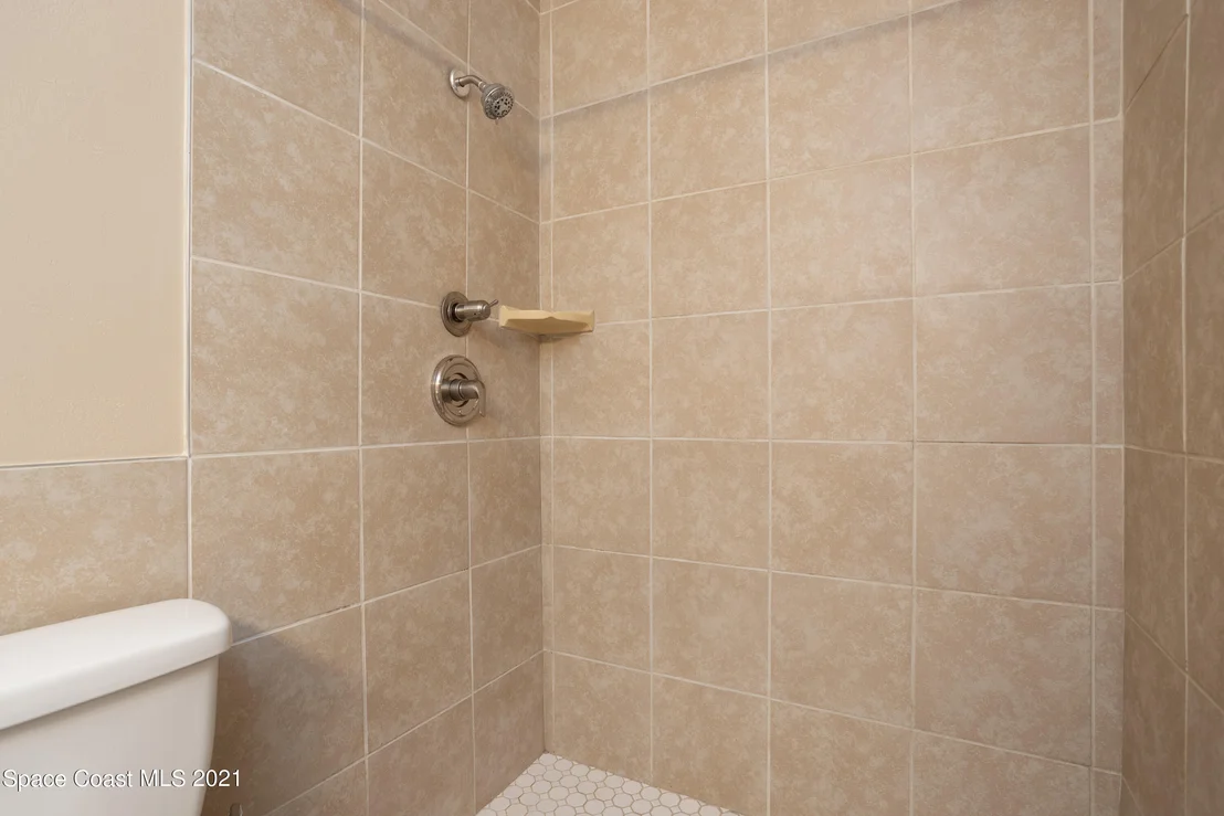 Photo of 5649 Jamaica Road