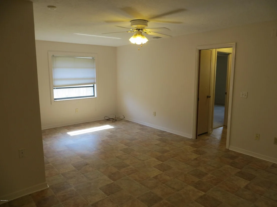 Photo of 947 Pineland Drive