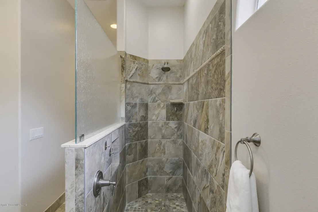 Photo of 925 Palm Brook Drive