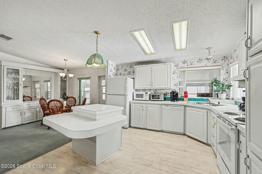 Photo of 210 Kiwi Drive