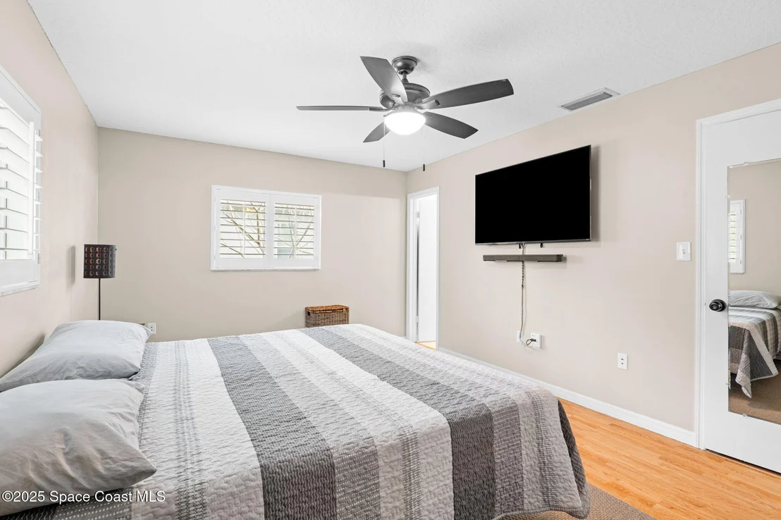 Photo of 999 Emerald Road SE