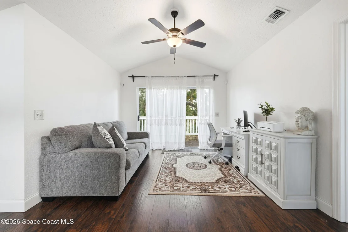 Photo of 1225 War Eagle Boulevard
