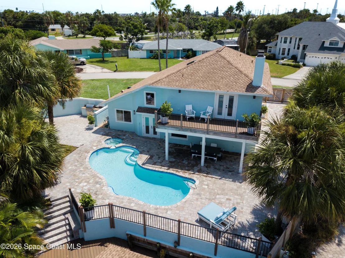 Photo of 398 Riverview Lane