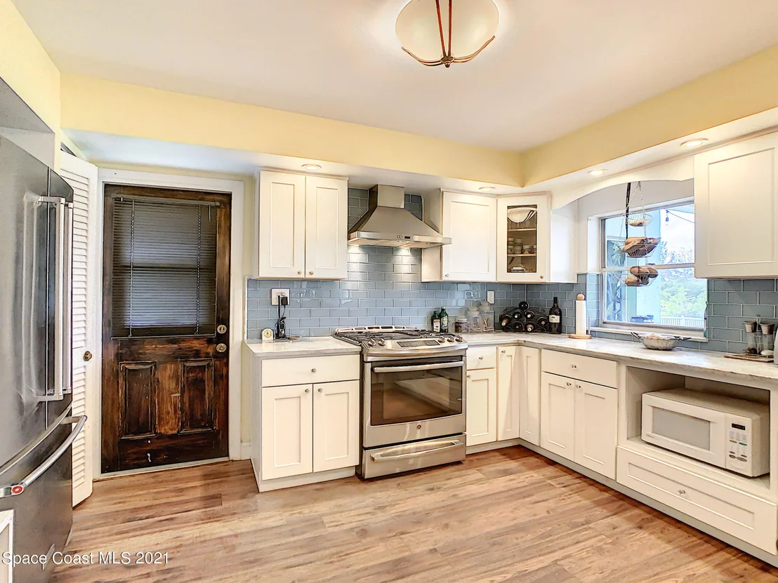 Photo of 738 Nassau Road