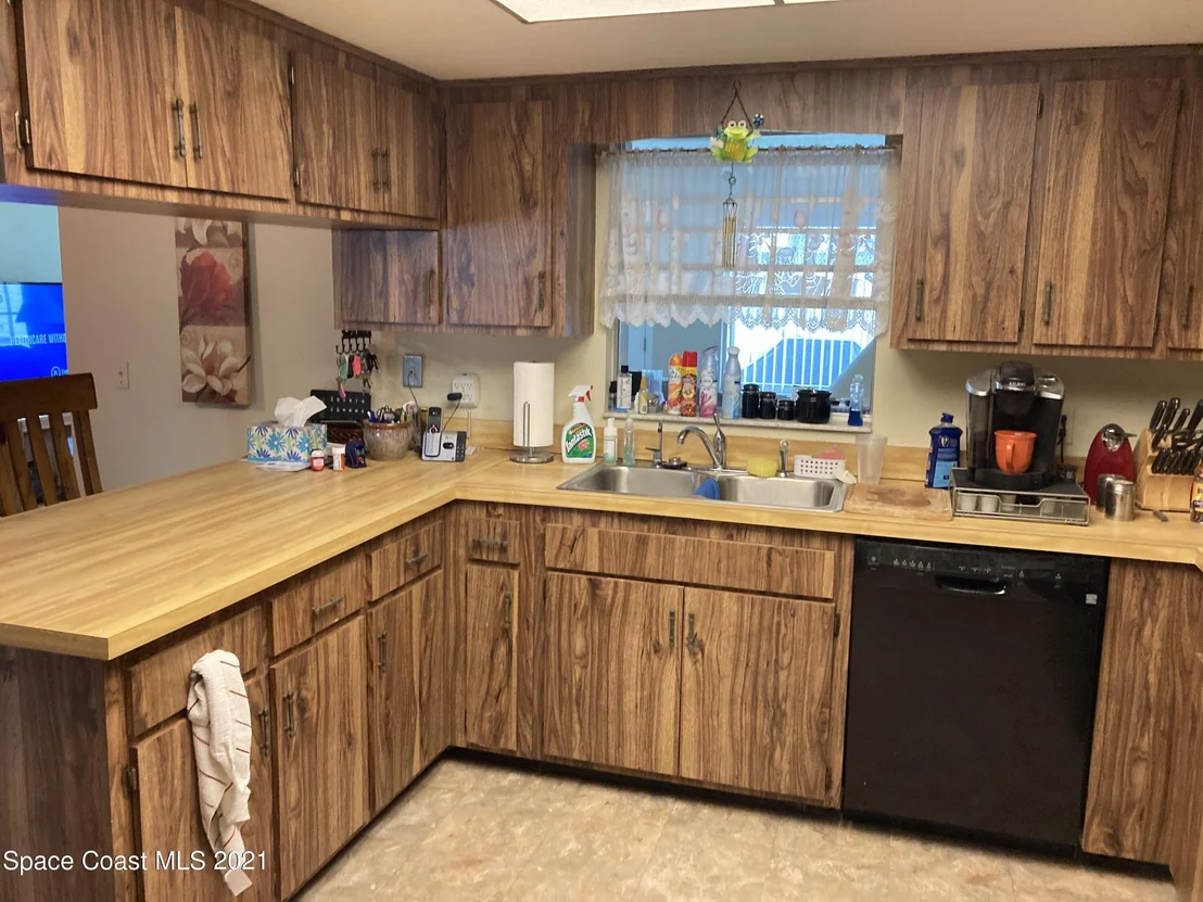 Photo of 842 Westport Drive