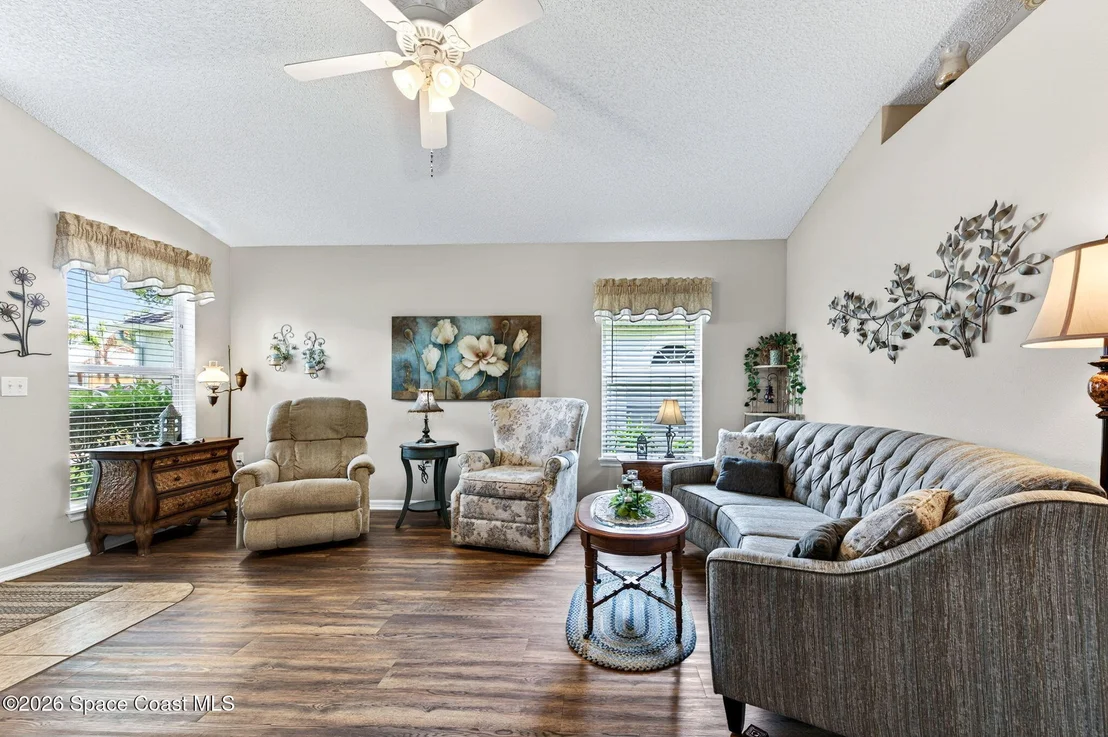 Photo of 2125 Redwood Circle NE
