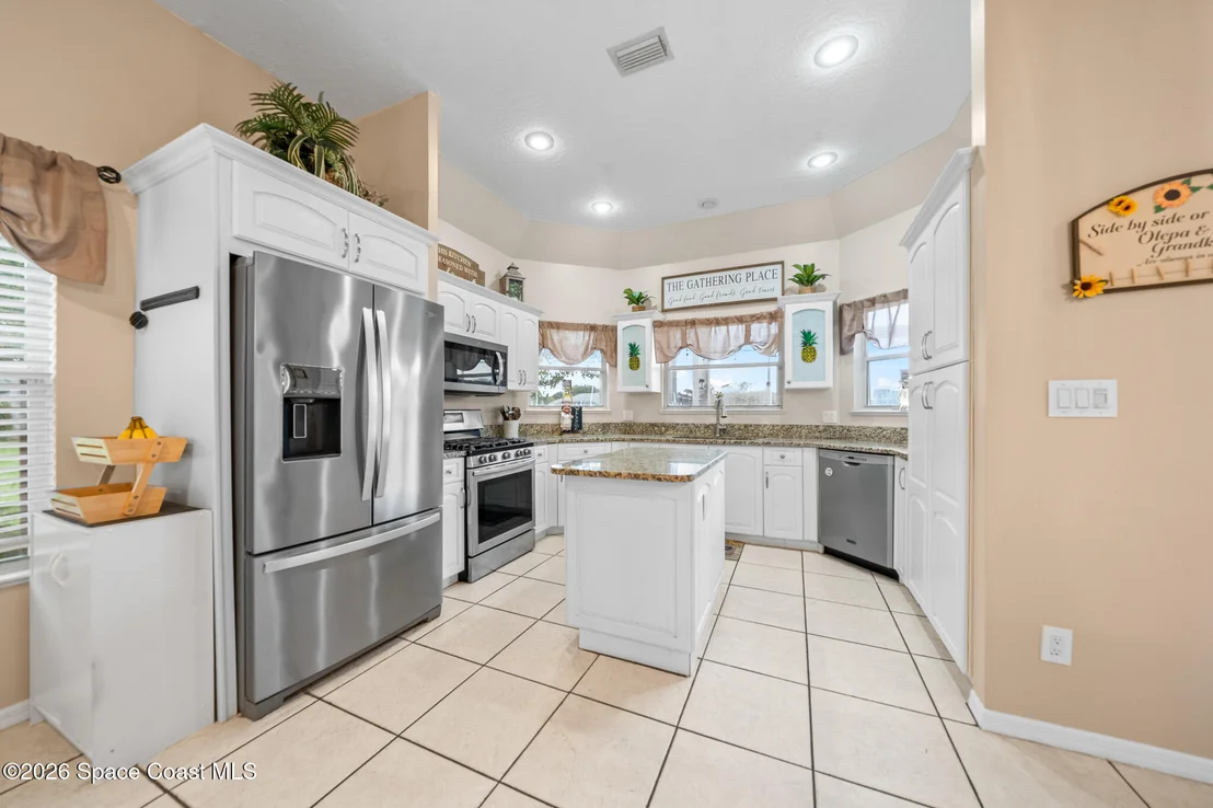 Photo of 950 Somerset Lane