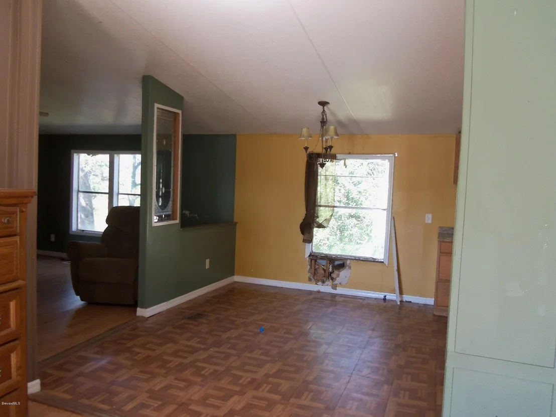 Photo of 6952 Aster Drive