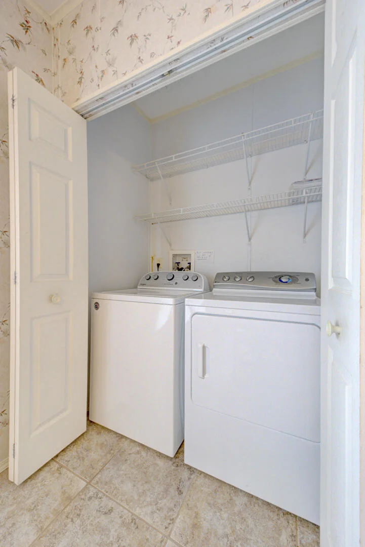 Photo of 665 Outer Drive