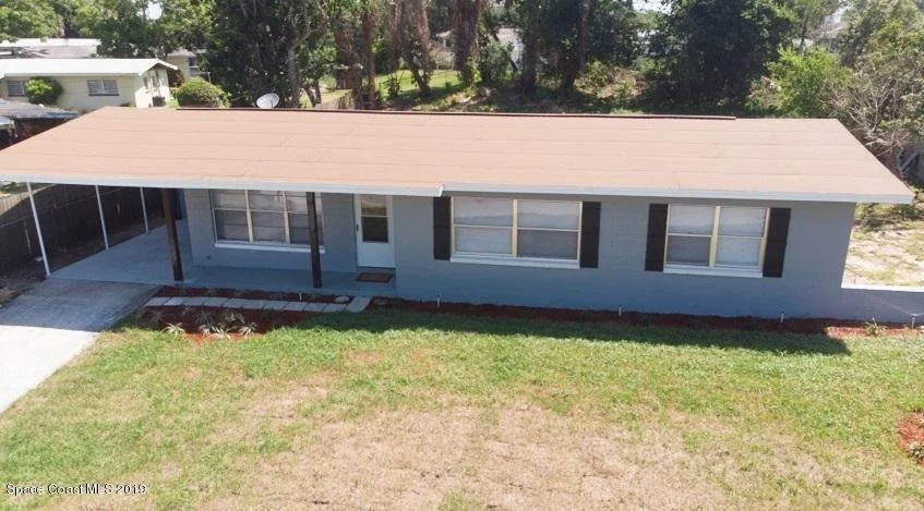 Photo of 1745 Golfview Drive