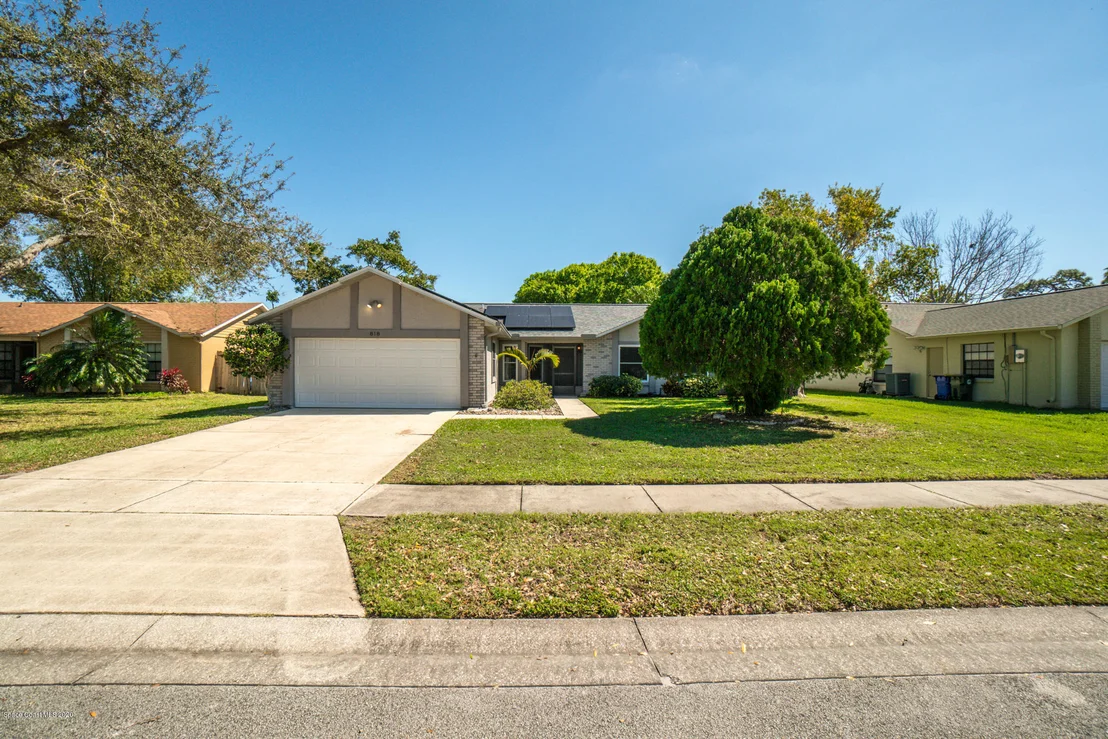 Photo of 818 Pine Shadows Avenue