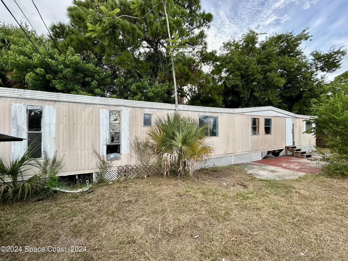 Photo of 326 Iris Street