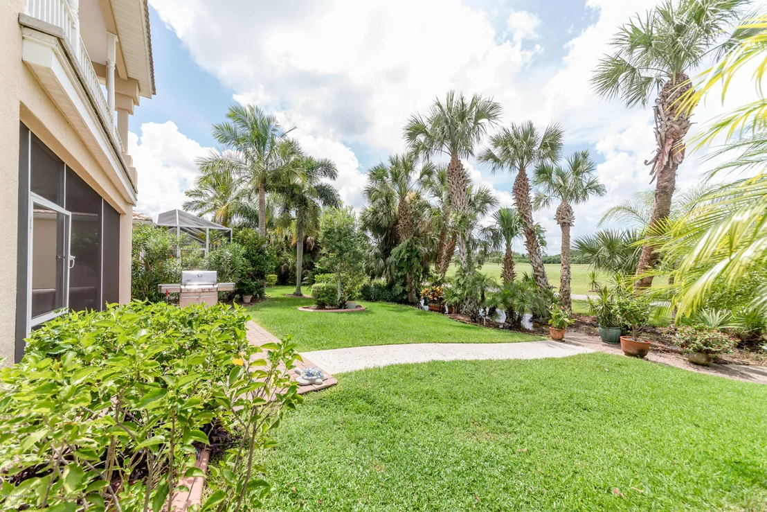 Photo of 800 Glen Abbey Way Way