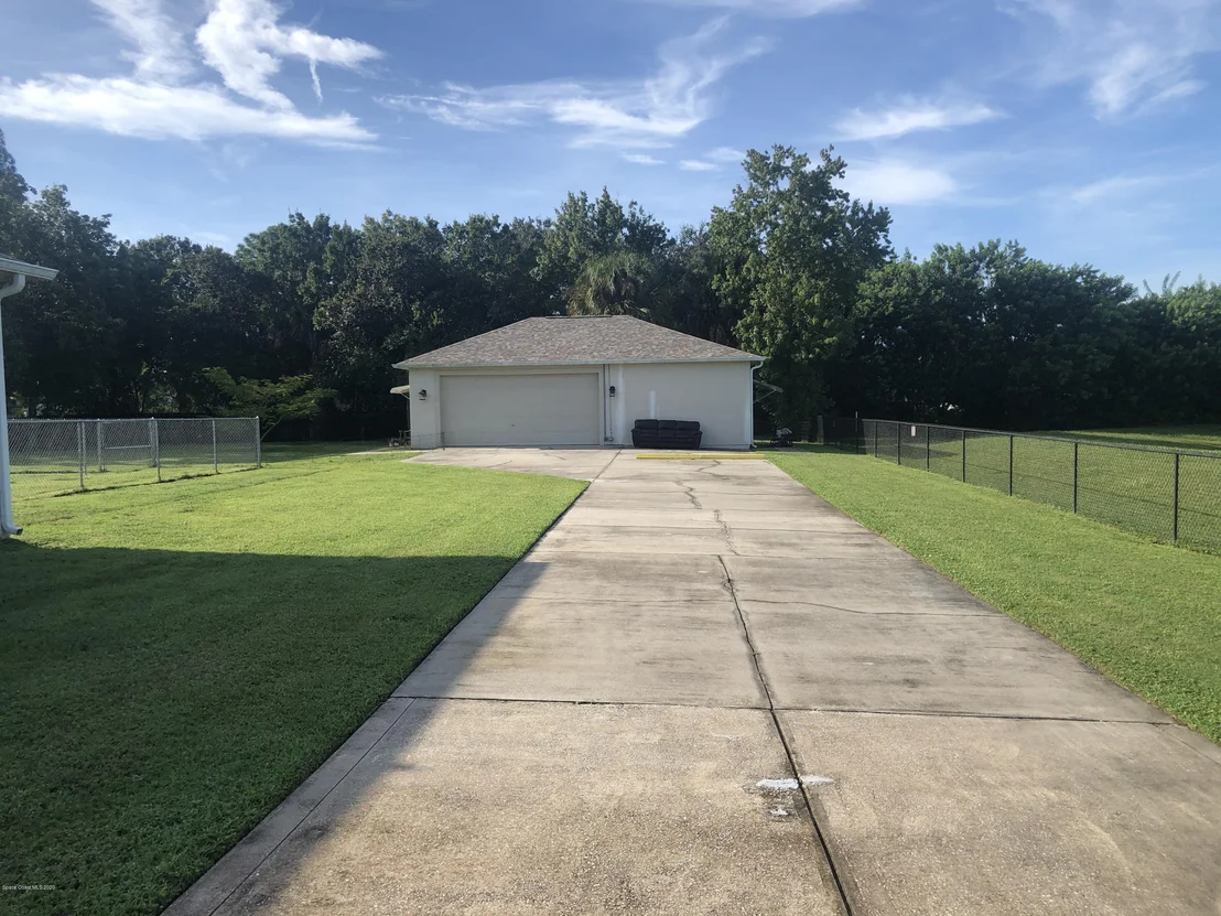 Photo of 1980 NE Mattison Drive NE