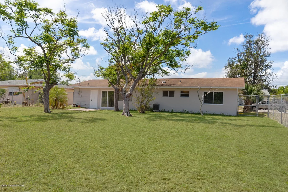 Photo of 921 Burn Drive NE