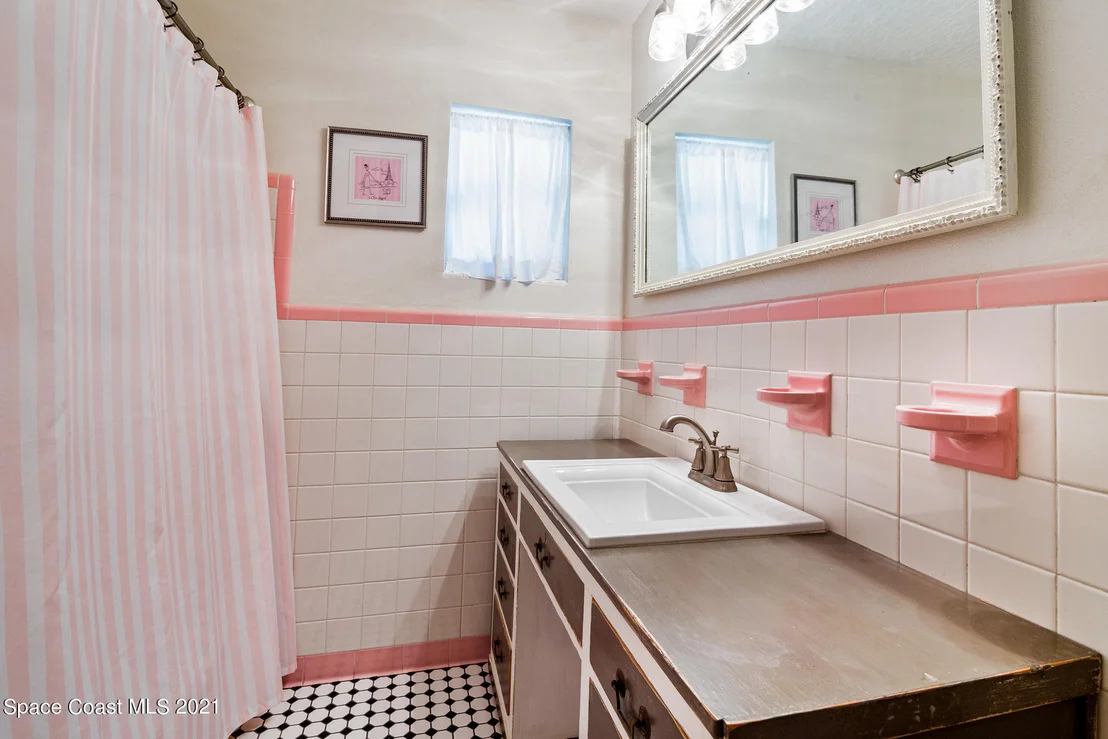 Photo of 211 Broadview Drive