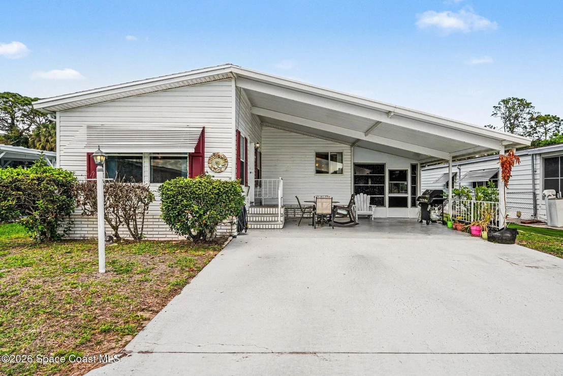 Photo of 210 Kiwi Drive