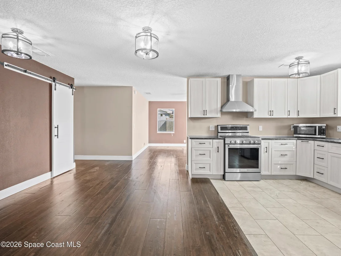 Photo of 956 Beechfern Lane