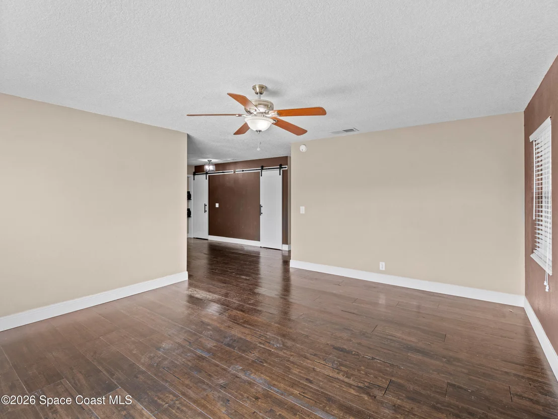 Photo of 956 Beechfern Lane