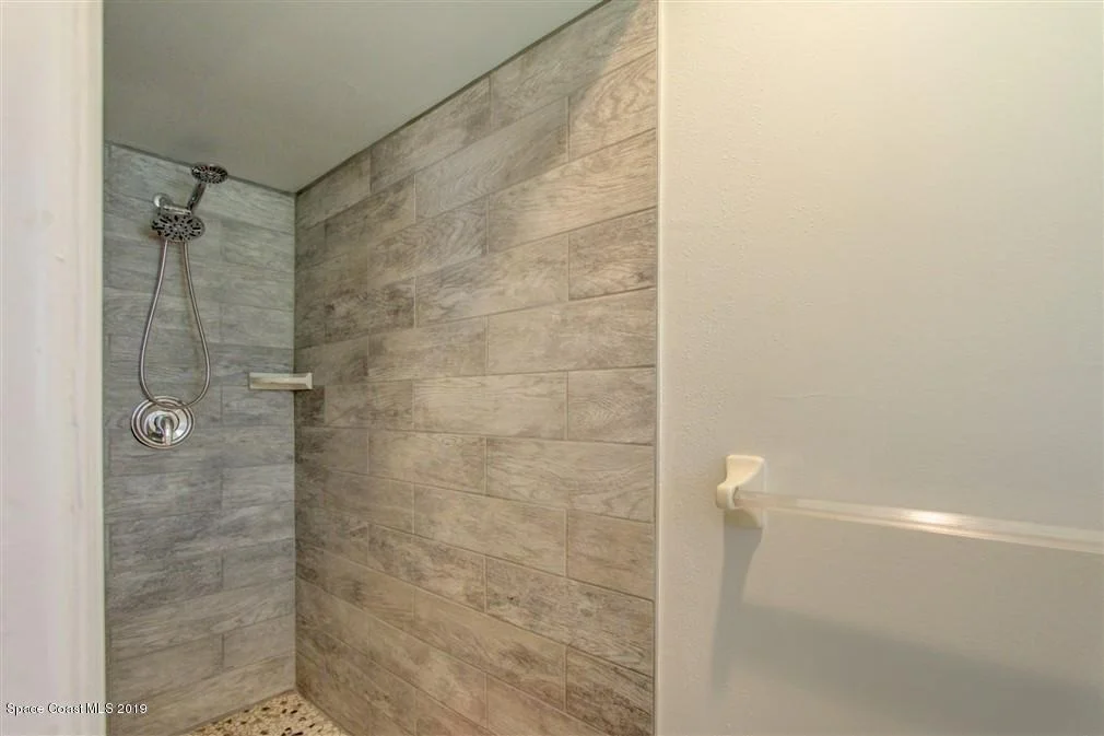 Photo of 1879 Oakwood Trail