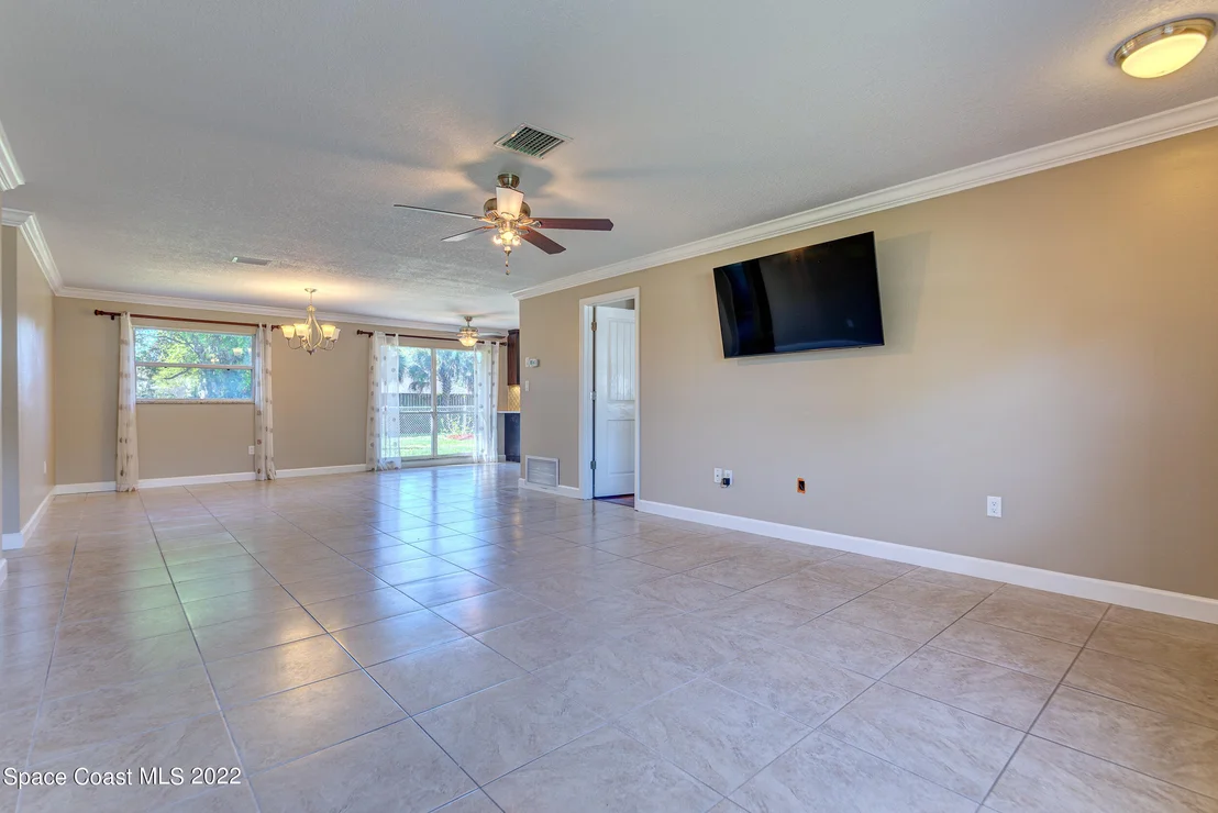 Photo of 877 Westport Drive