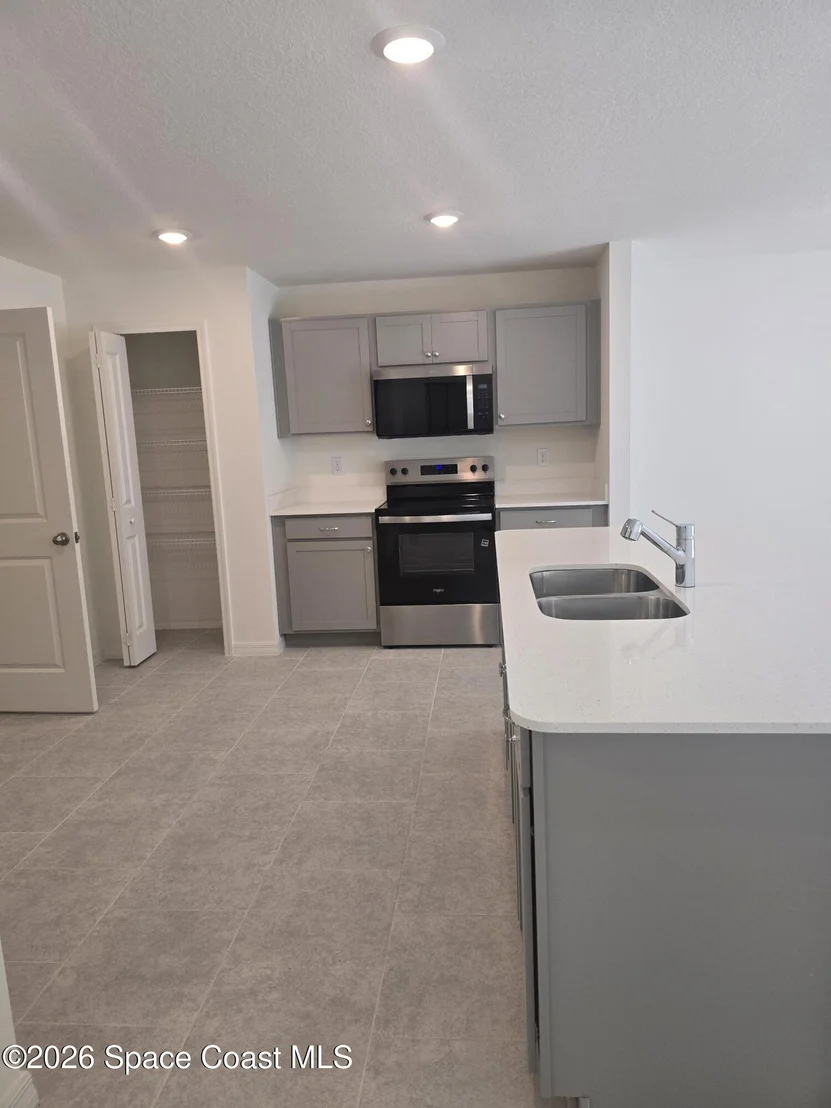 Photo of 941 SW Richmond Circle SW