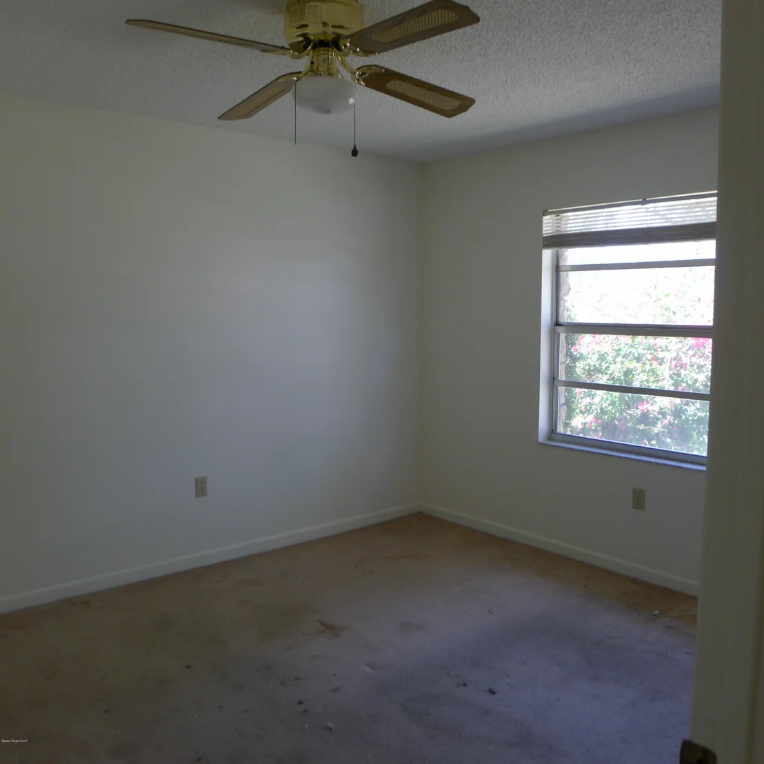 Photo of 1287 NE Van Tassell NE