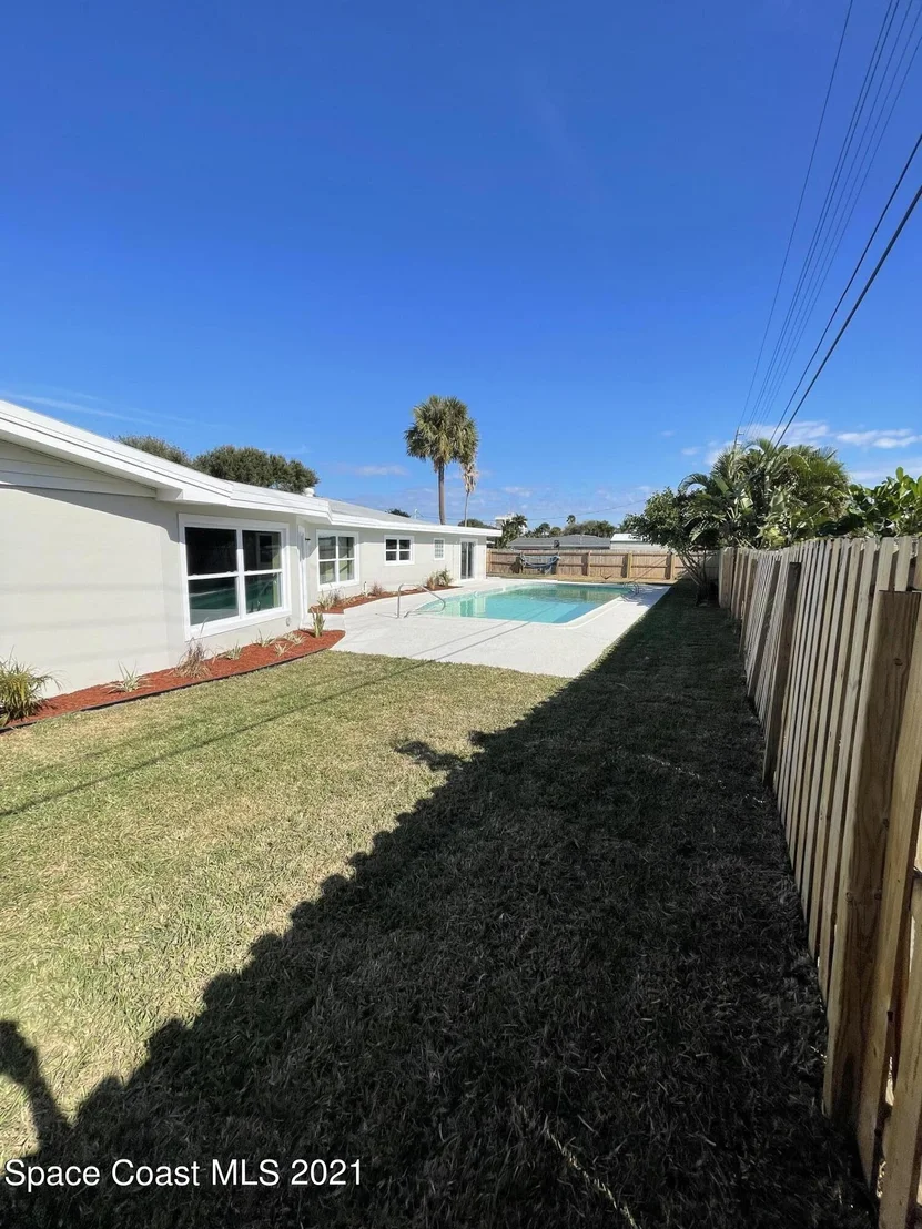 Photo of 445 Bahama Drive
