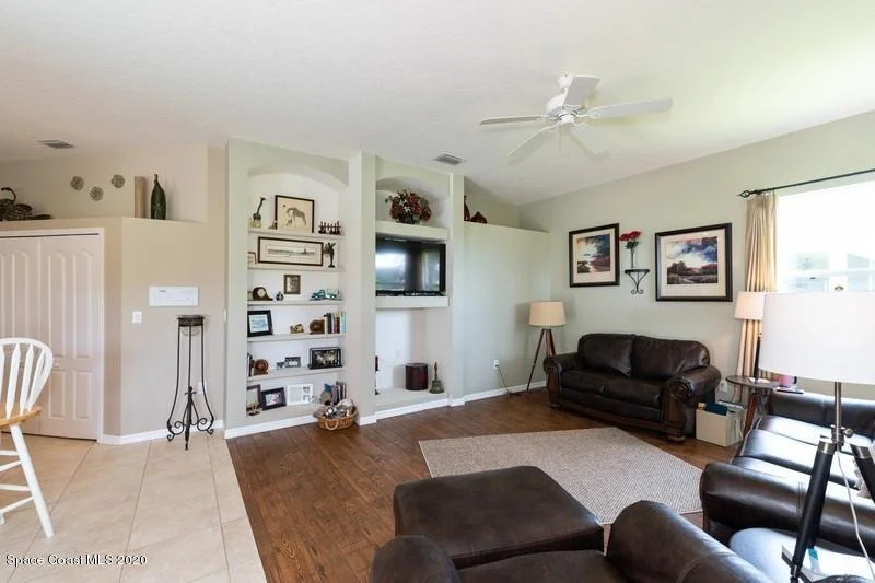 Photo of 1772 Windbrook Drive SE