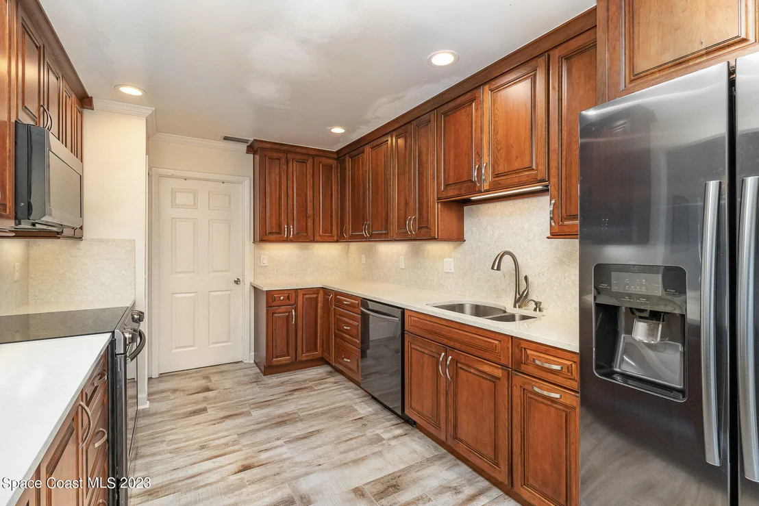 Photo of 833 Pine Shadows Avenue