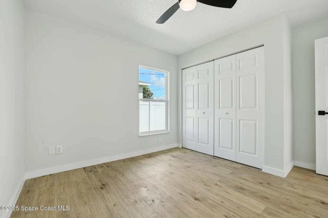 Photo of 1441 Eldron Boulevard SE