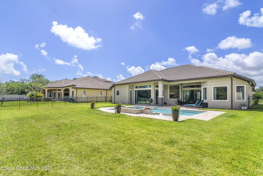 Photo of 814 Lorenza Place
