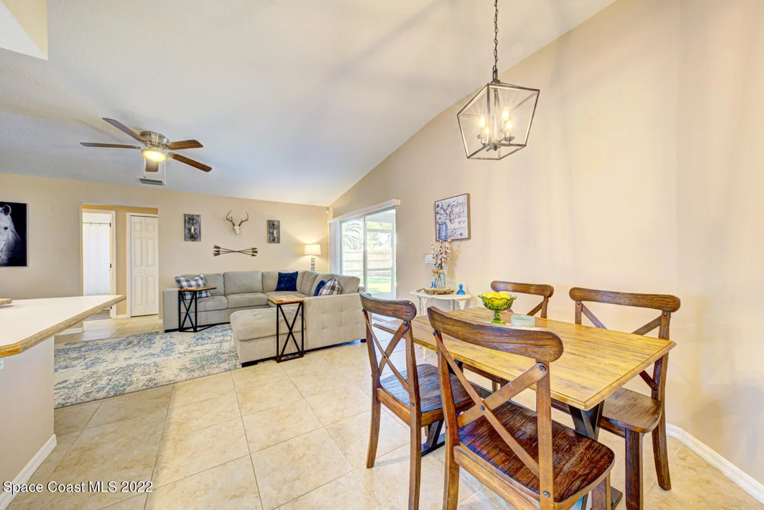 Photo of 985 Pelican Lane
