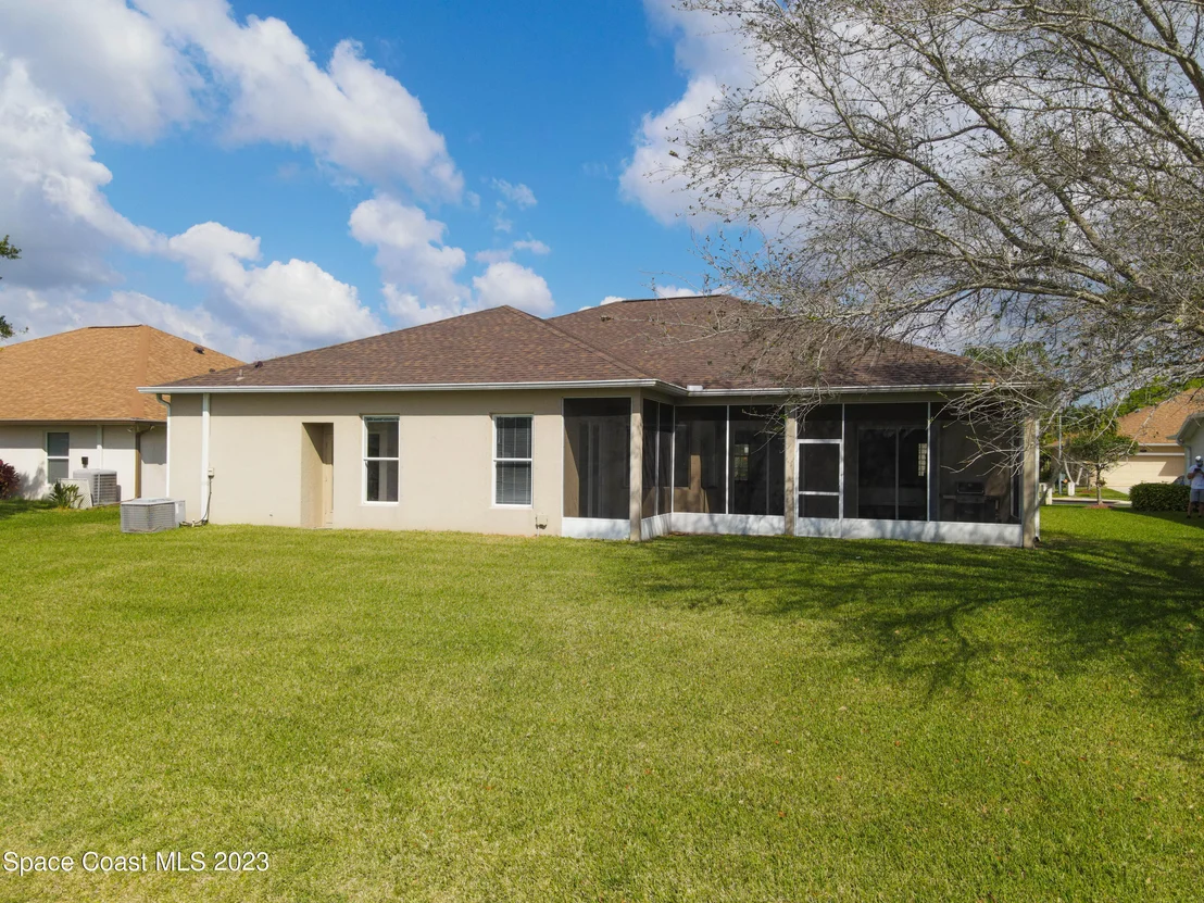 Photo of 2102 Woodfield Circle