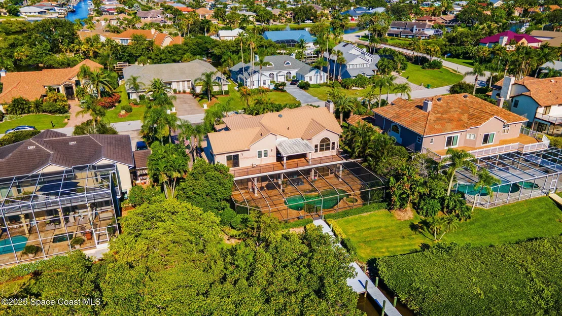 Photo of 484 Lanternback Island Drive