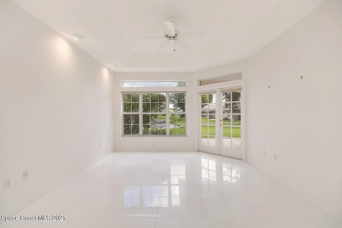 Photo of 476 Kimberly Drive