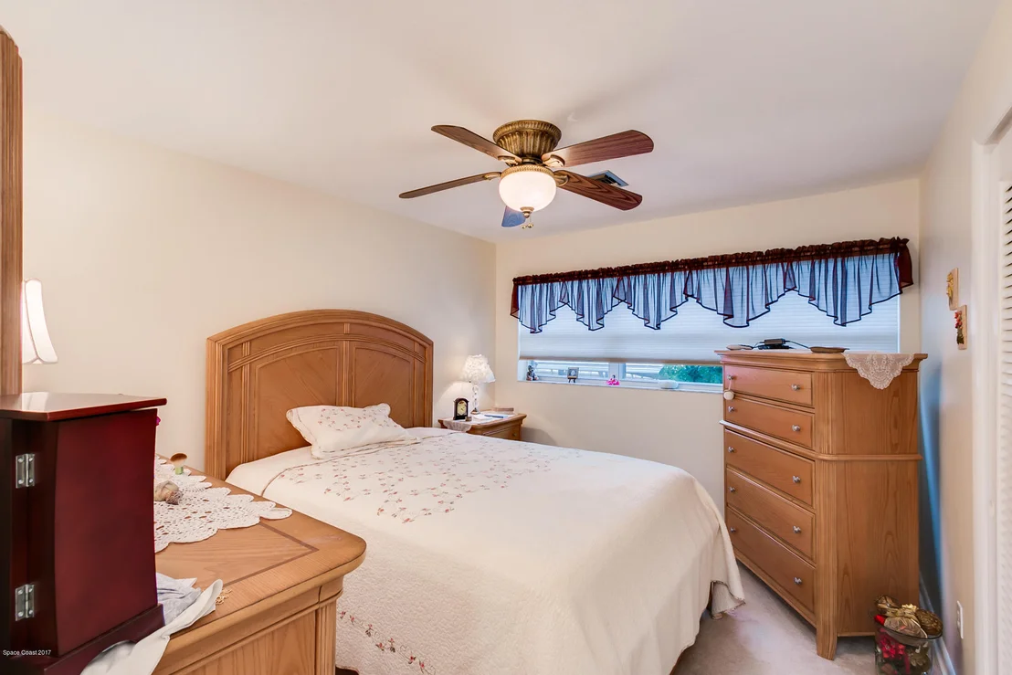 Photo of 821 Heron Road