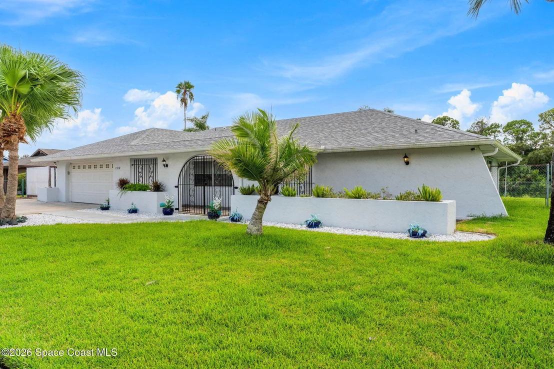 Photo of 1512 Meadowbrook Road NE
