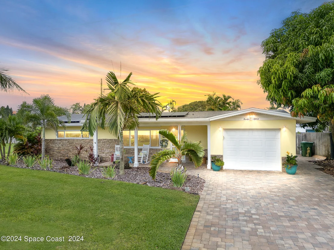 Photo of 2215 Reef Avenue