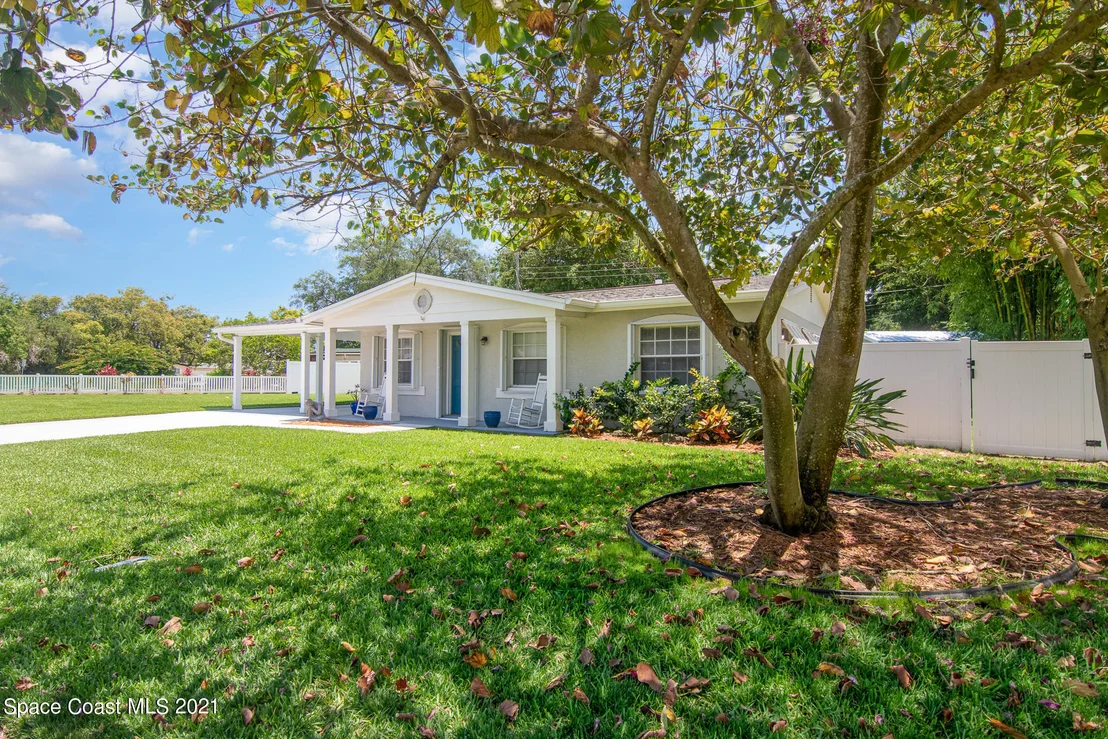 Photo of 983 Beacon Road