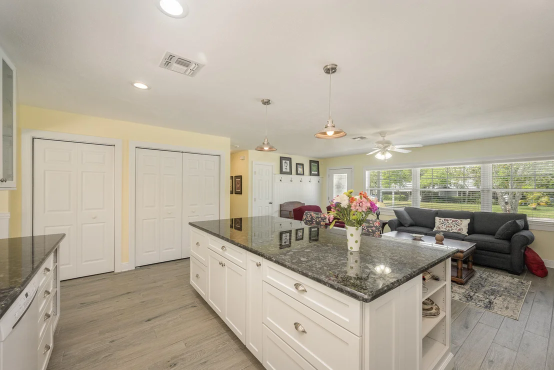 Photo of 949 W Whitmire Drive