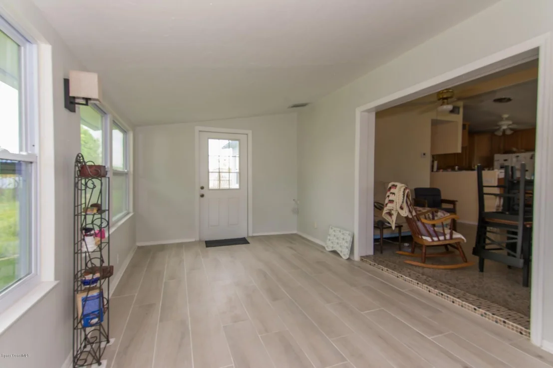 Photo of 251 Avenida Central