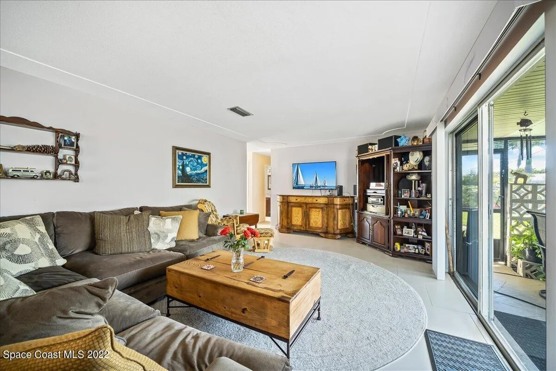 Photo of 329 Dorset Drive