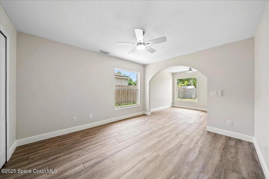 Photo of 5863 Newbury Circle