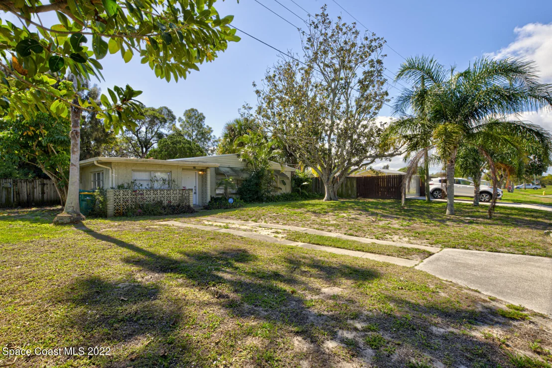 Photo of 325 Orchid Boulevard