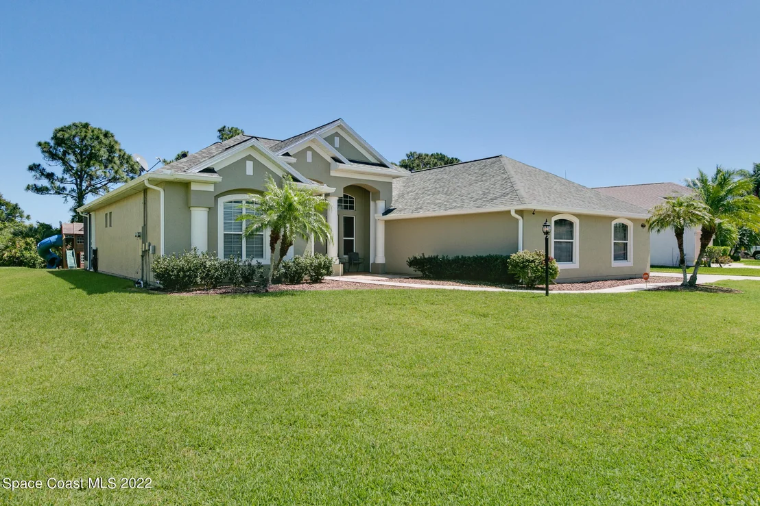 Photo of 3960 Waterford Drive